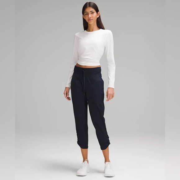Dance Studio Mid-Rise Cropped Pant NWT - Picture 1 of 5